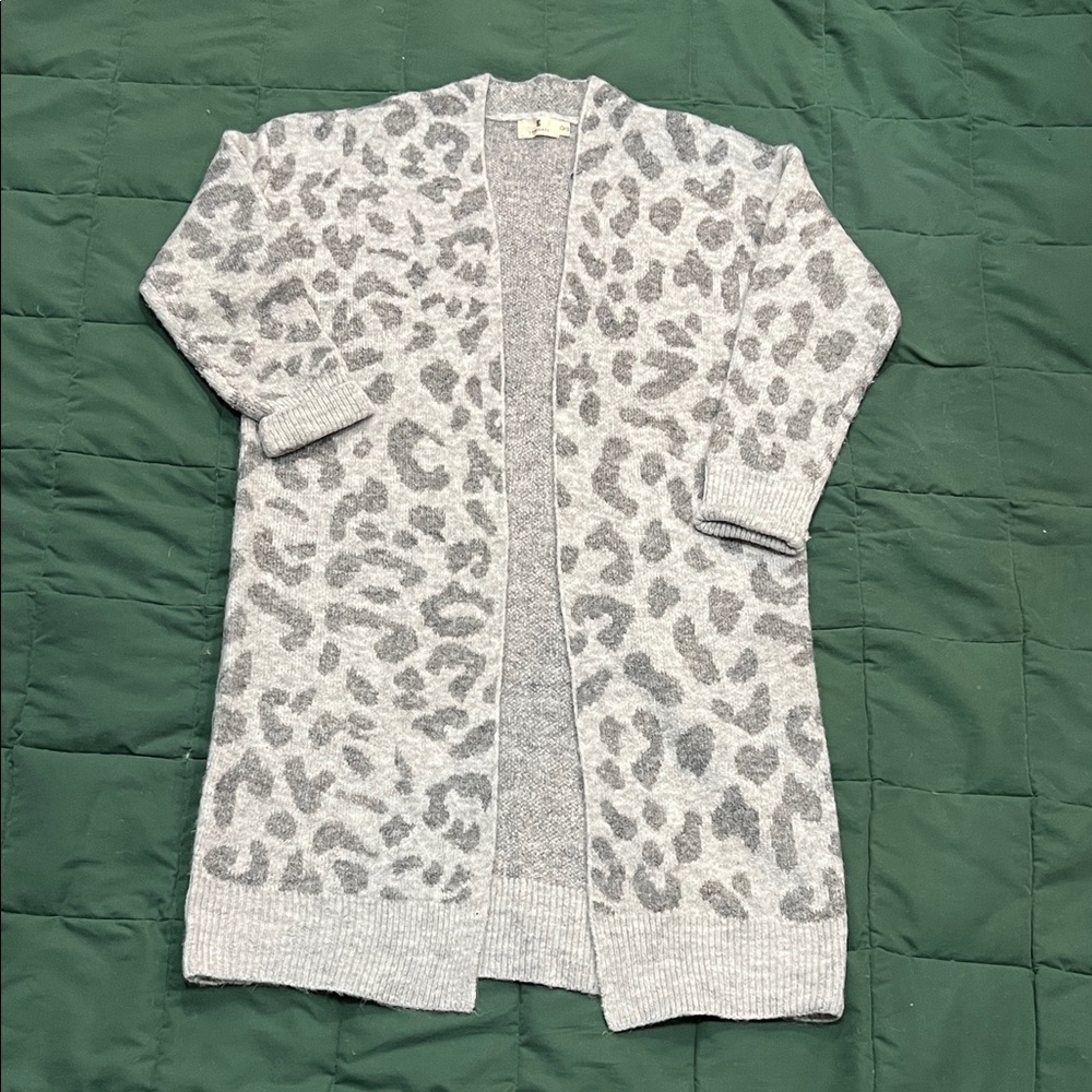 Elegant Gray Animal Print Cardigan